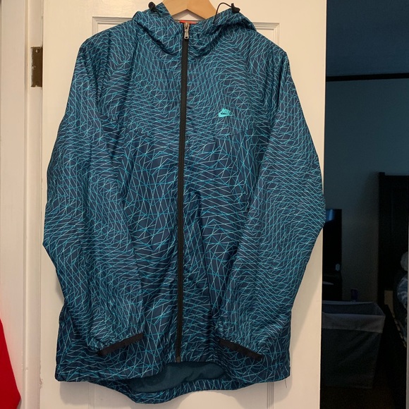 Nike Jackets & Blazers - Nike Windbreaker!